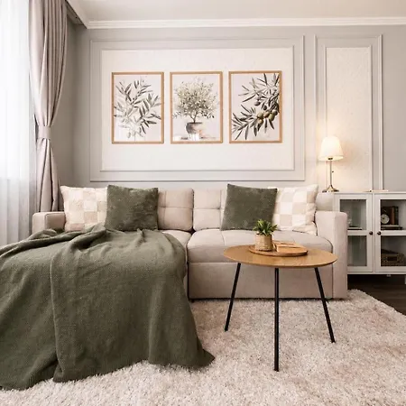 Cozy & Elegant Апартамент